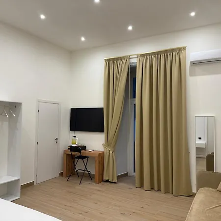 Chiaia Lifestyle Bed and Breakfast 4*
